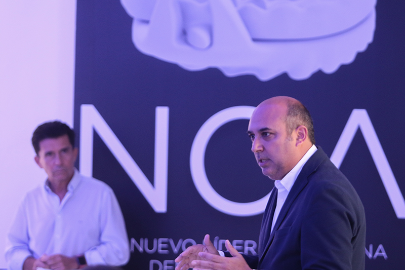 El Dr. Alberto Cuevas en la presentación del nuevo dispositivo NOA tuvo lugar en las instalaciones de OrthoApnea, presentado por el Dr. Eduardo Vázquez Delgado, Director del Instituto Craneomandibular de Barcelona y Director del Comité Científico de OrthoApnea. 